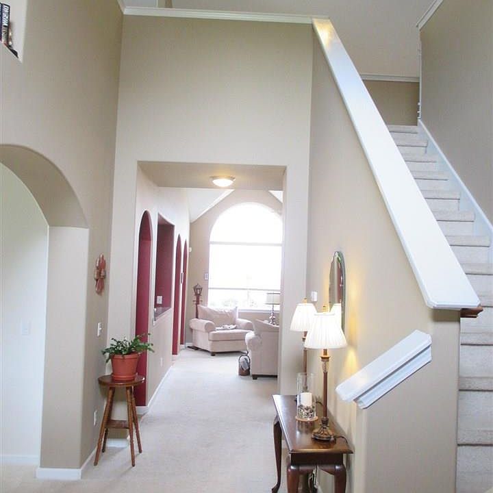 1st image of 14 Roberts Hill Dr