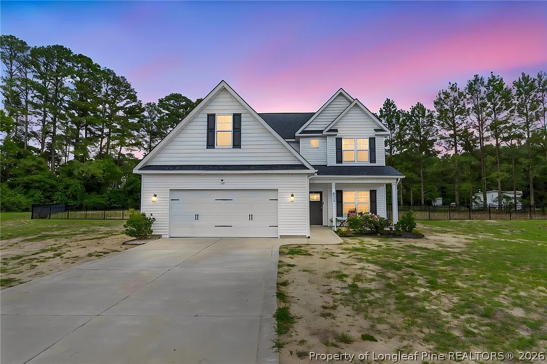 4 bed, 3.5 bath, 2389 sqft, $2,600 — Photo 1