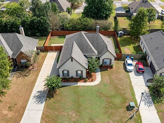 3rd image of 633 Barkley Cir