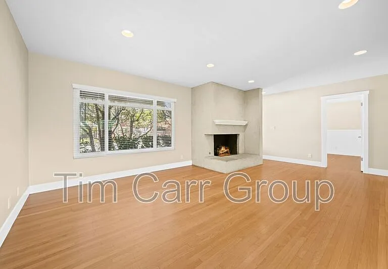 533 Saint Andrews Rd — Photo 4