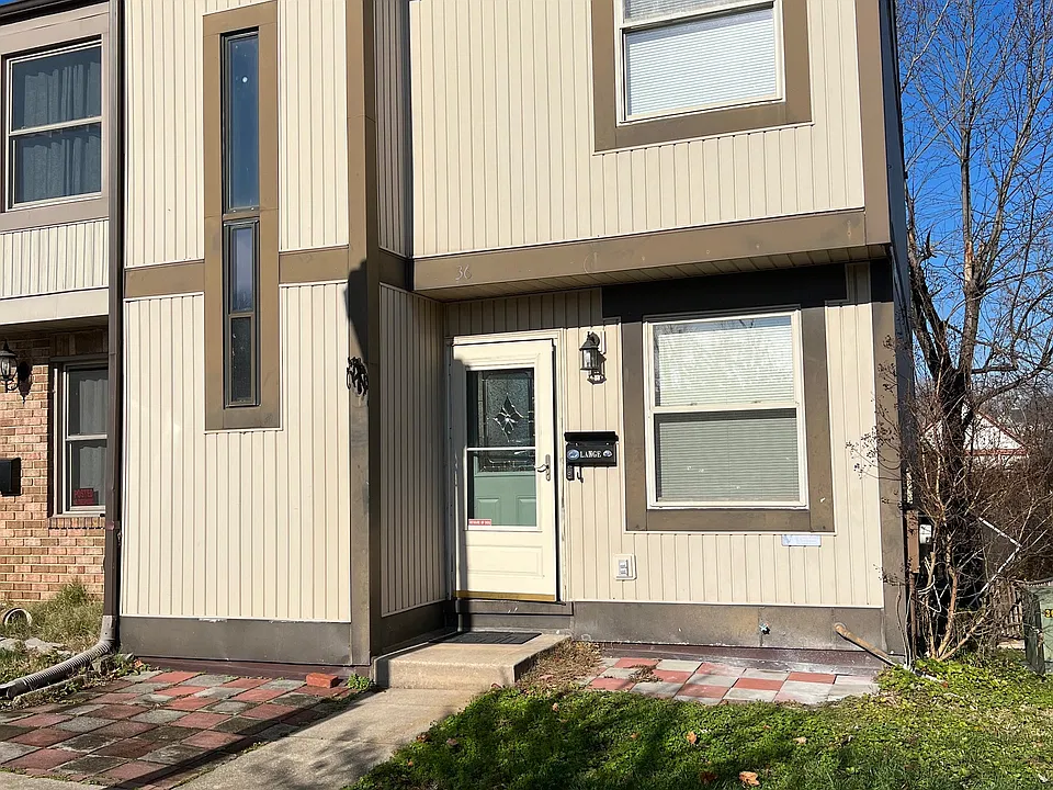 36 Helmsman Ct