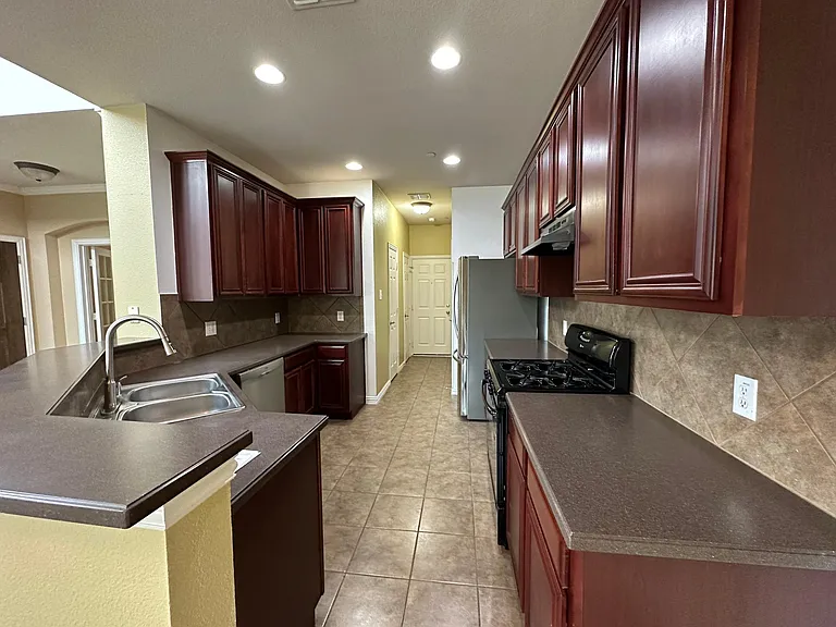8730 Manhattan Ave #8730 — Photo 54