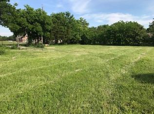 412 S Oak St, Ector, TX 75439