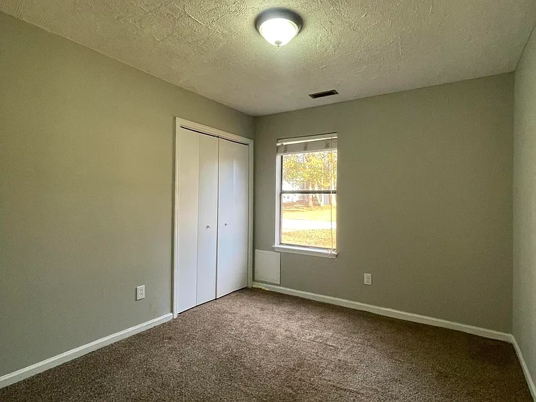 1002 Stillwood Cir — Photo 14