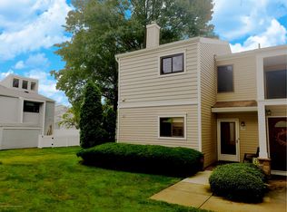 10 Carol Ct, Tinton Falls, NJ 07724