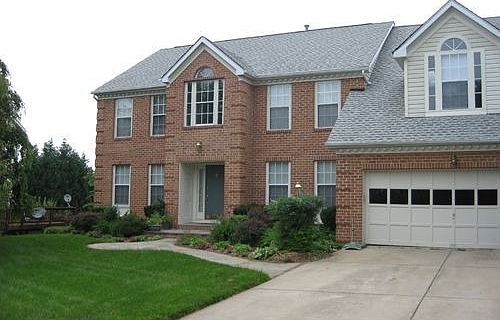 Stunning colonial on cul-de-sac