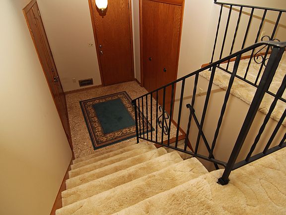 4th image of 121 Krestwood Dr