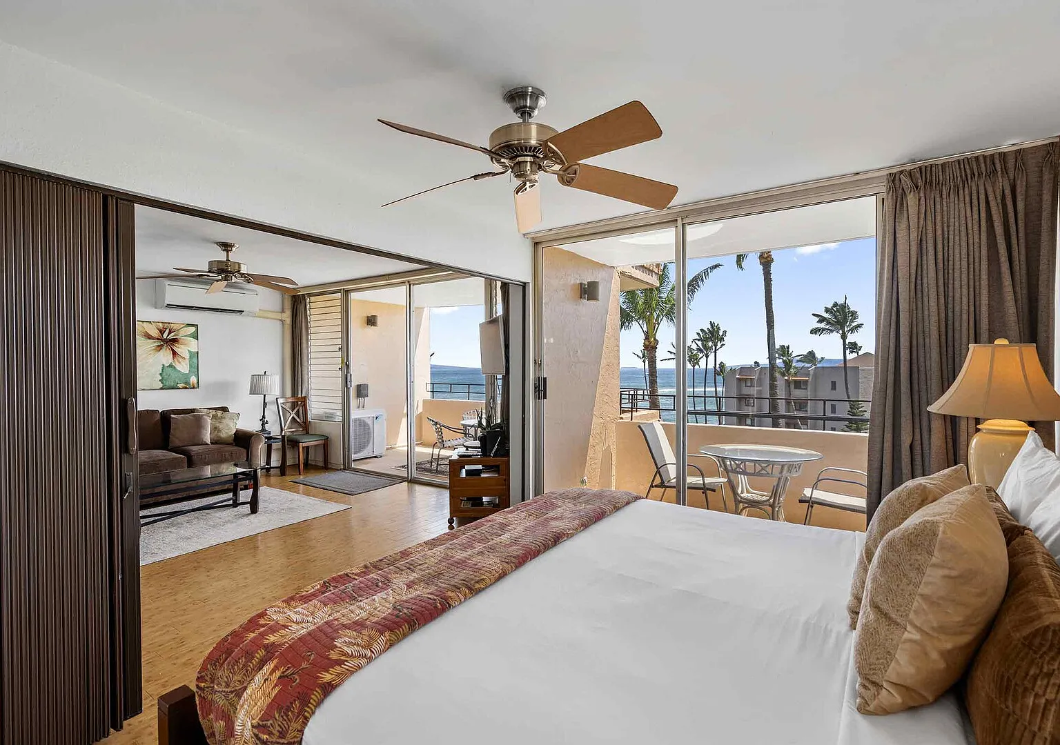 Island Sands 500, Steps from the Beach with Ocean Views and Spacious — Photo 3