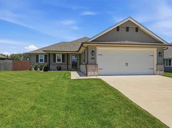111 Mustang Dr, Gainesville, TX 76240