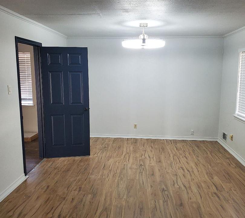 1st image of 4210 Main St