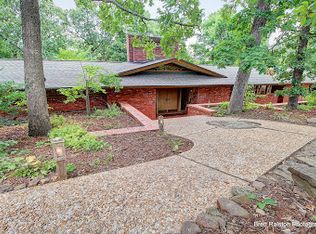 951 N Pembroke Rd, Rogers, AR 72701