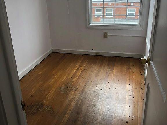 5th image of 2435 Adrian St