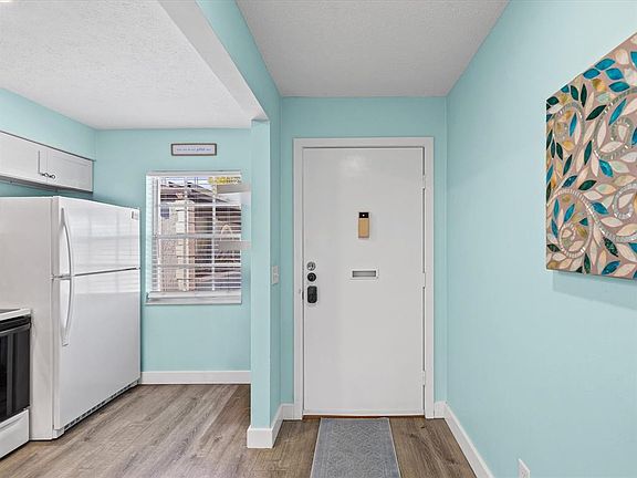 2nd image of 3636 Trophy Blvd #3636