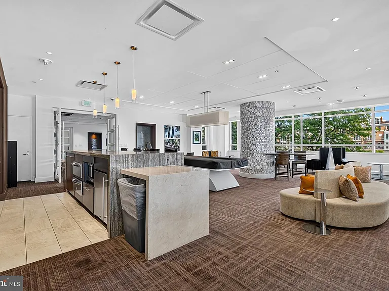 100 Harborview Dr #411 — Photo 35