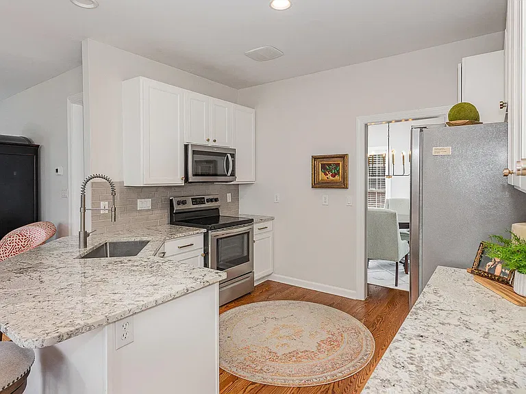 8400 Hobhouse Cir — Photo 9