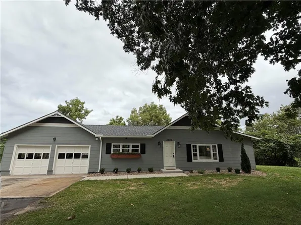 3700 NE 43rd St, Kansas City, MO 64117