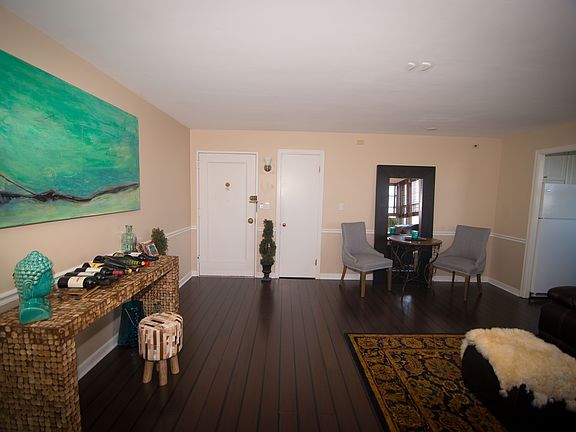 3rd image of 731 W Ferry APT 6J