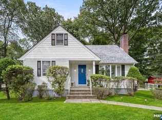 160 Spring Valley Rd, Park Ridge, NJ 07656