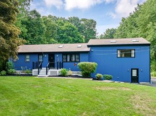 1 Dubeau Dr, Derry, NH 03038