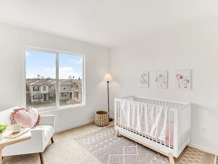 10946 International Dr — Photo 33