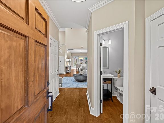 3rd image of 6029 Sharon Rd