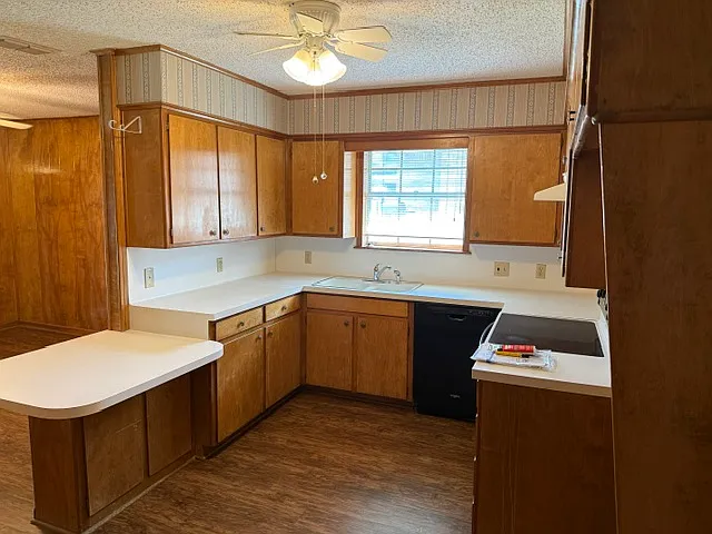 1445 W Fairmont St — Photo 4