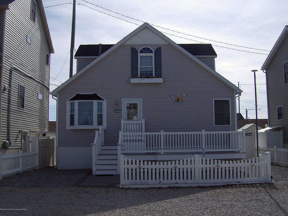 1st image of 109 Dolphin Dr