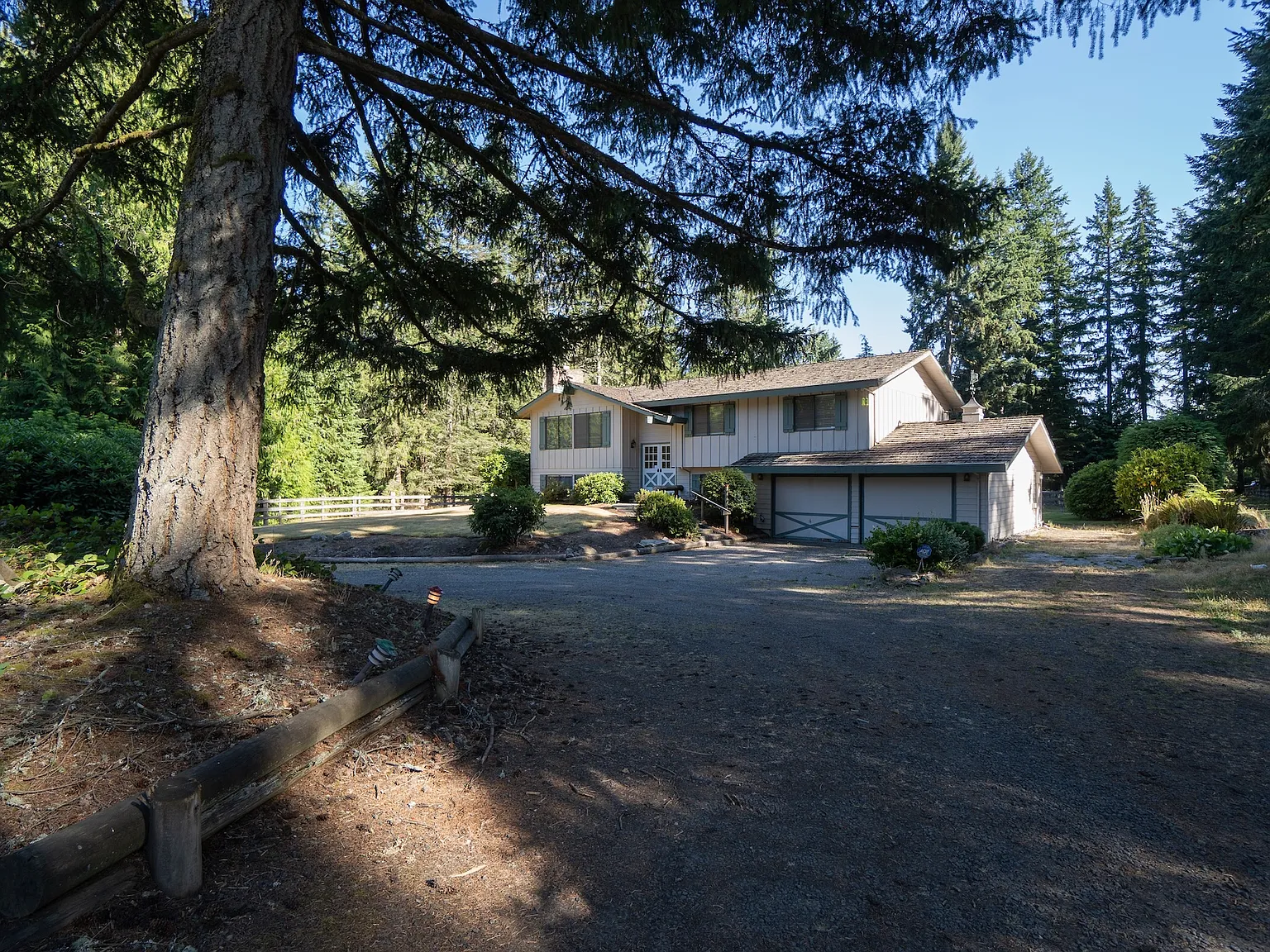 5 bed, 2580 sqft, $4,900 — Photo 4
