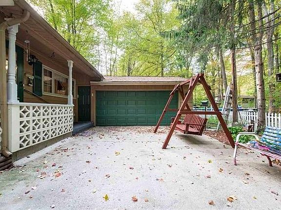 4th image of 3351 N Lakeside Dr
