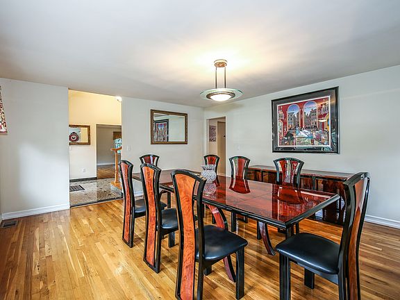 104 Bobolink rd,yonkers,ny,10701    (11 OF 29  ).JPG