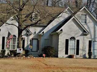 400 Strathmore Dr, Sharpsburg, GA 30277