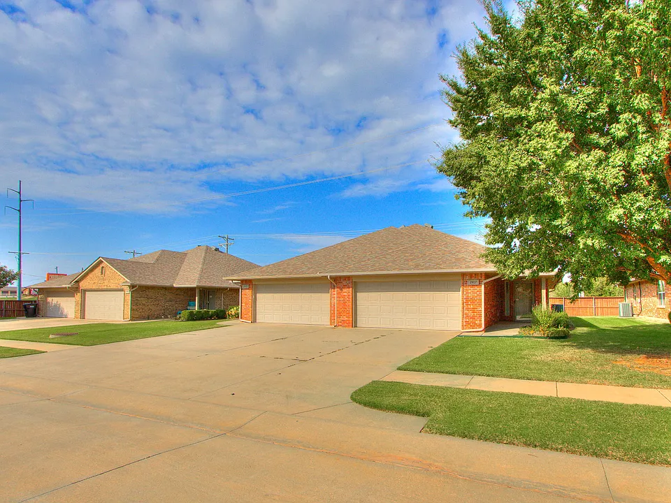 2400 Kyle Robert Ln