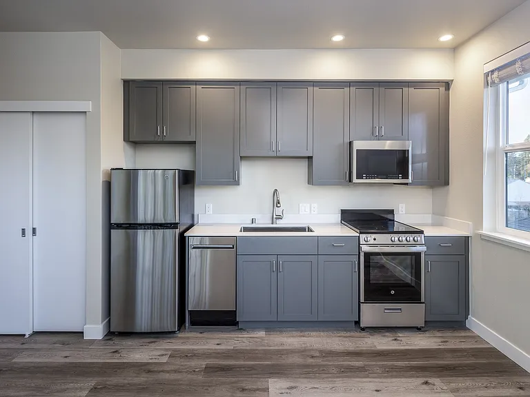 888 Fourth Street Apartments, LLC — Photo 10
