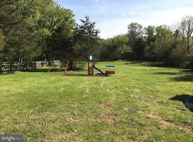 2nd image of 117 Flynn Dr