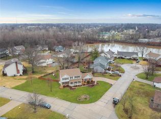 28 Fox Lake Ct, Saint Charles, MO