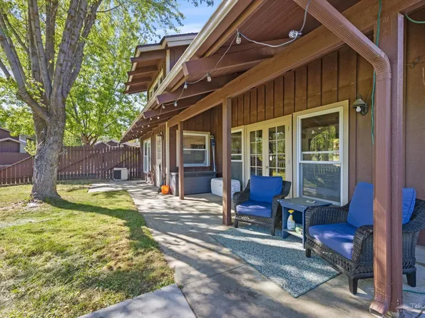 65 Meadow Lakes Dr, Tehachapi, CA 93561