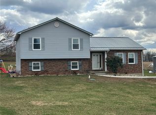 136 Wetzel Rd, Cabot, PA 16023