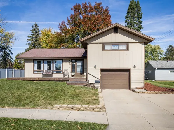 2012 Bond Pl, Janesville, WI 53548