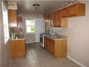 2nd image of 1303 Winthrop Ln