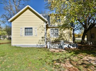 303 Walnut Ave, Comanche, OK 73529