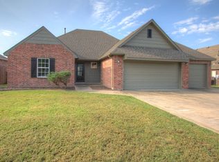 132 W 135th Pl N, Skiatook, OK 74070