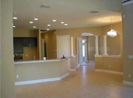 4th image of 32225 Summerglade Dr
