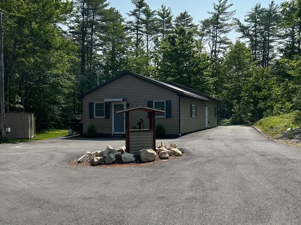 384 Shaker Rd #A, Gray, ME 04039