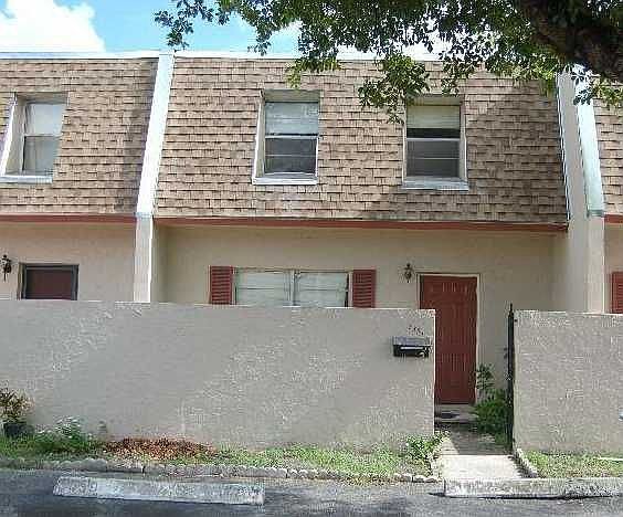1st image of 151 NW 27th Ter