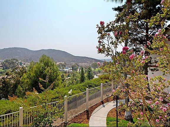 3rd image of 10914 Sabre Hill Dr