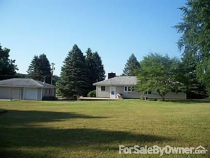 View of front of house and garage