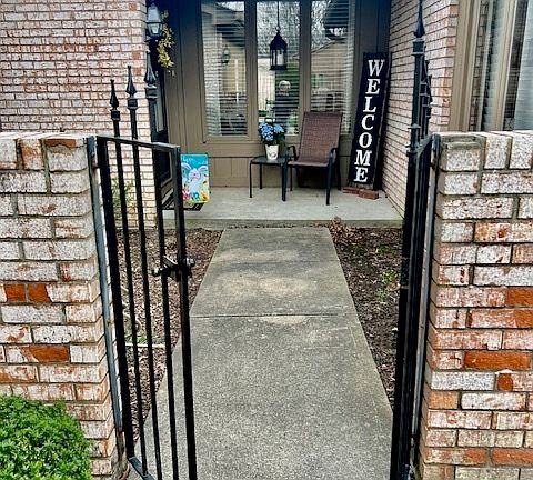2nd image of 3707 Ironwood Pl