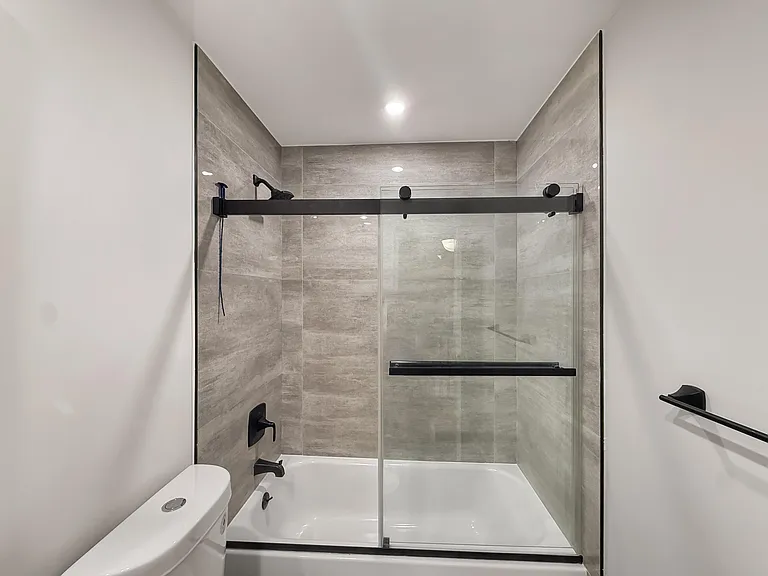 2700 S Oakland Forest Dr #305 — Photo 17