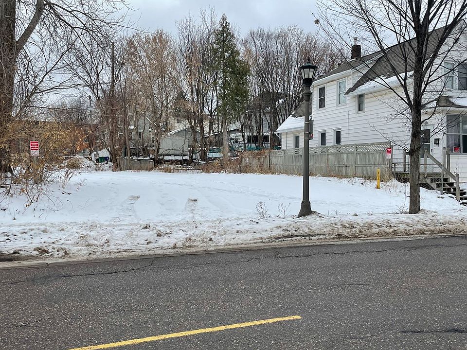 2nd image of 82 George St W