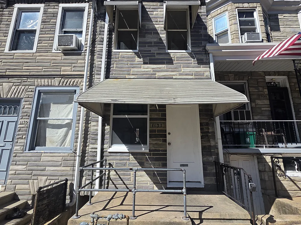 1137 Buttonwood St